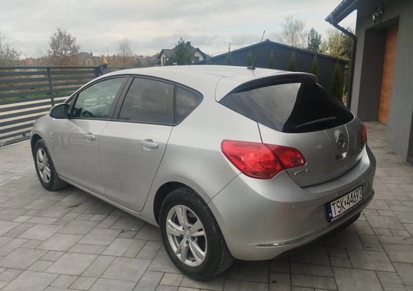 Opel Astra cena 28900 przebieg: 180000, rok produkcji 2015 z Kielce małe 121